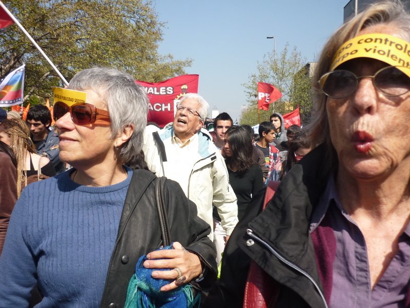 Soledad Bianchi y Raquel Olea en Marcha en el año 2011
